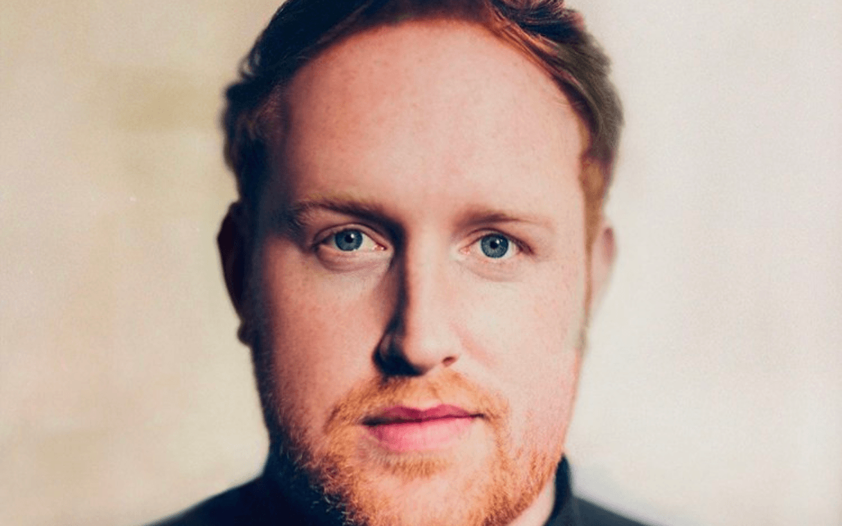 Gavin James.png