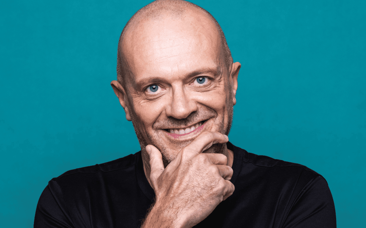 Max Pezzali a FqMagazine: Lavorare senza live è come avere le gambe  tagliate. Se toglieranno i concerti nel 2021, dovremo reinventarci” - Il  Fatto Quotidiano